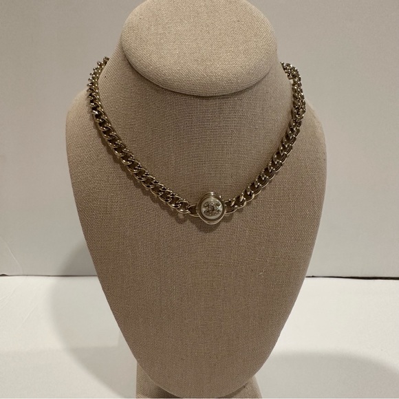 π€©π€© CC π€©π€© Chanel Gold Chain Choker Necklace NEW - Picture 3 of 9